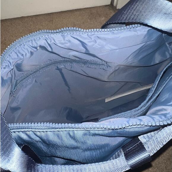 New Fabletics The Everyday Tote Elemental Blue O/S - Picture 7 of 11